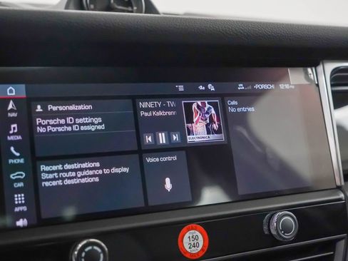 Certified 2026 Porsche Macan AWD/4WD image 29