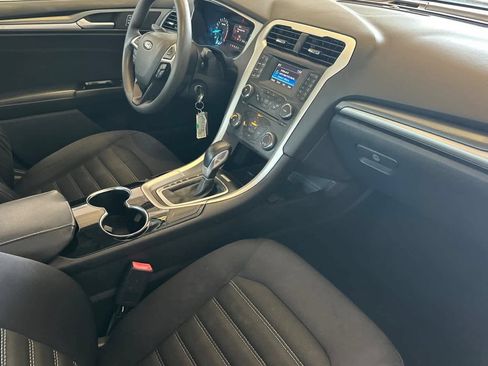 Used 2014 Ford Fusion SE FWD image 15