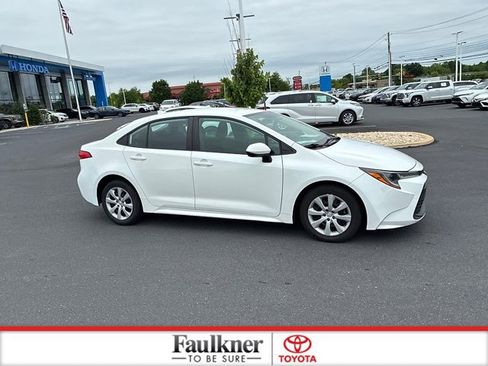 Used 2024 Toyota Corolla LE FWD image 4