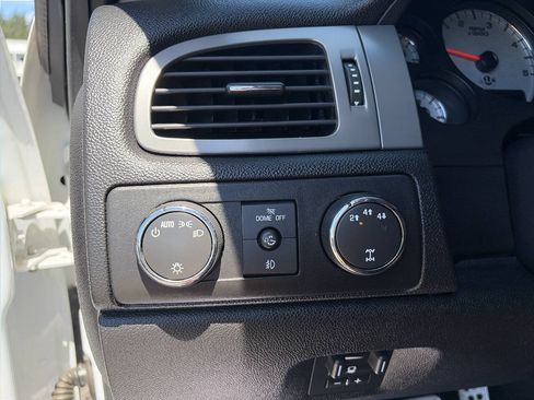 Used 2012 Chevrolet Silverado 2500 LTZ w/ LTZ Plus Package AWD/4WD image 32