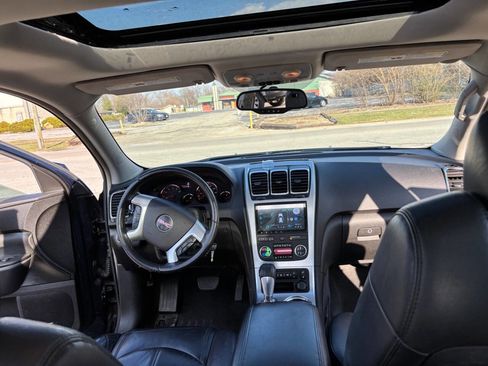 Used 2008 GMC Acadia SLT w/ Convenience Package image 18