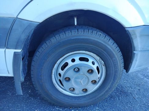 Used 2010 Mercedes-Benz Sprinter 144 Cargo image 8