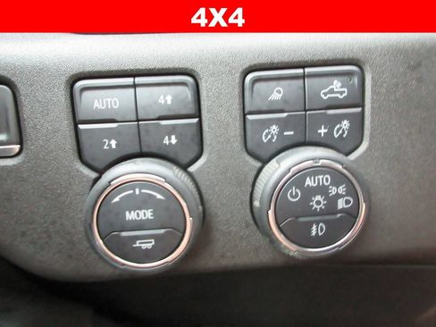 Certified 2022 Chevrolet Silverado 1500 LTZ AWD/4WD image 30