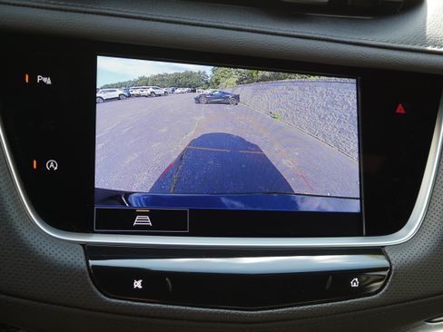 Certified 2023 Cadillac XT5 Premium Luxury AWD/4WD image 18