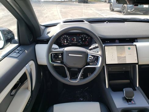 New 2026 Land Rover Discovery Sport Landmark image 14