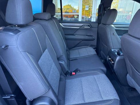 Used 2025 GMC Acadia Elevation image 5