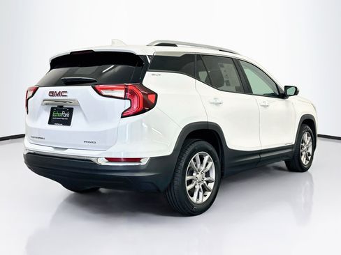Used 2024 GMC Terrain SLT AWD/4WD image 9