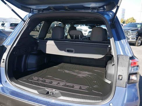 Used 2025 Subaru Forester Premium w/ Convenience Package #1 image 8