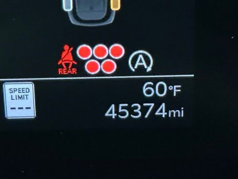 Used 2024 Kia Sorento S image 34