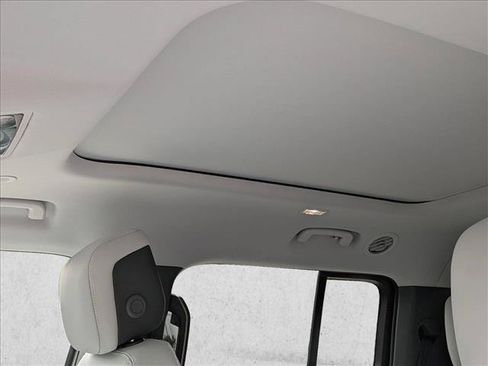 New 2026 Land Rover Defender 130 X-Dynamic SE AWD/4WD image 15