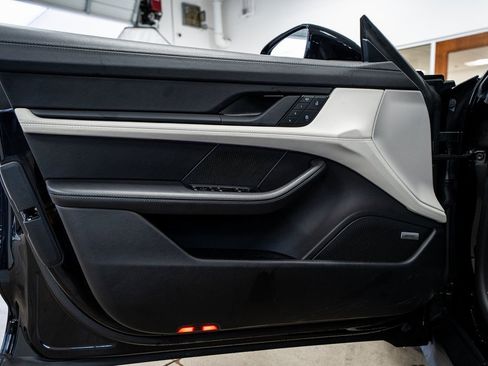 Used 2024 Porsche Taycan 4S w/ Premium Package image 28