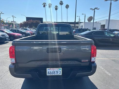 Used 2016 Toyota Tacoma SR RWD image 5