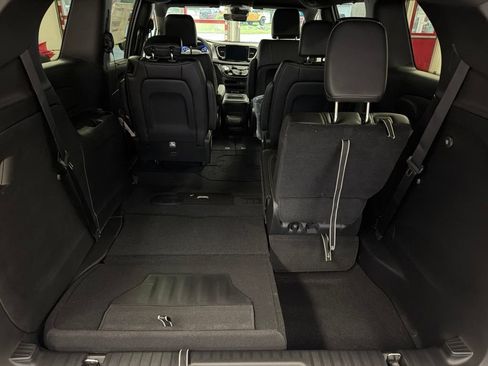 New 2027 Chrysler Pacifica LX FWD image 25