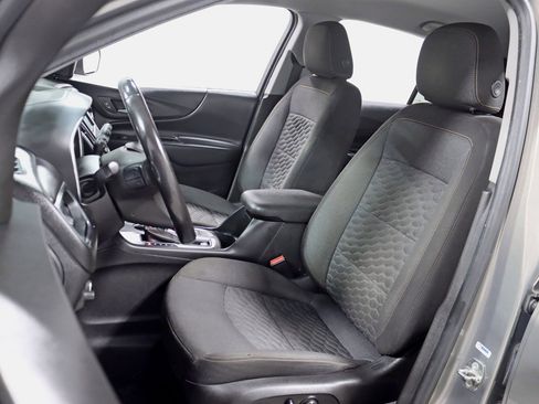 Used 2018 Chevrolet Equinox LT image 24