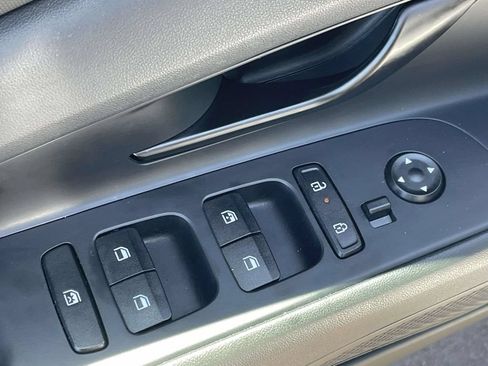 Certified 2025 Hyundai Elantra Sport FWD image 16
