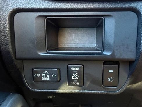 Used 2016 Toyota Tacoma TRD Sport image 29