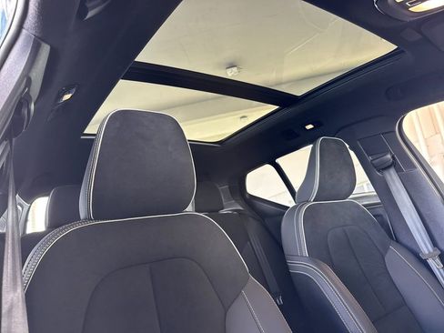 Certified 2025 Volvo XC40 B5 Plus AWD/4WD image 16