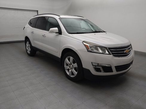 Used 2017 Chevrolet Traverse LT w/ Style and Technology Package FWD image 13