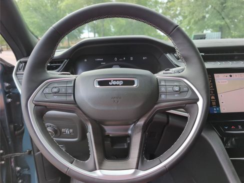New 2026 Jeep Grand Cherokee L Limited AWD/4WD image 30