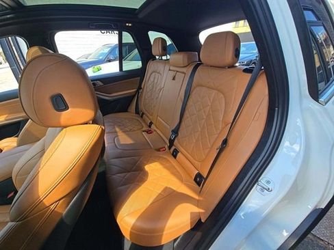 Used 2023 BMW X5 xDrive40i w/ Premium Package AWD/4WD image 13