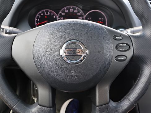 Used 2010 Nissan Altima 2.5 S FWD image 19