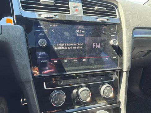 Used 2019 Volkswagen GTI SE image 11