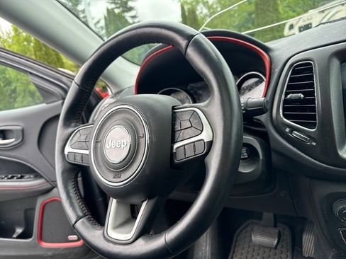 Used 2017 Jeep Compass Trailhawk w/ Leather Interior Group AWD/4WD image 17