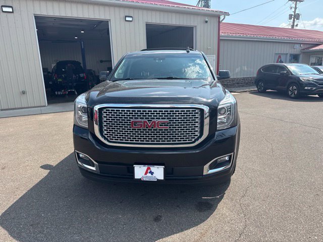 Used 2017 GMC Yukon Denali w/ Open Road Package AWD/4WD image 8