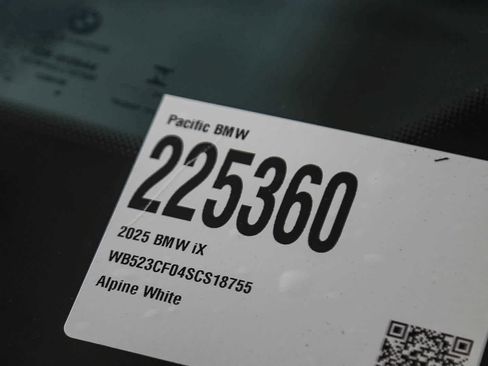 Used 2025 BMW iX xDrive50 image 26