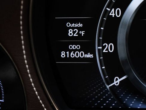 Used 2018 Lexus LS 500 w/ Luxury Package RWD image 21