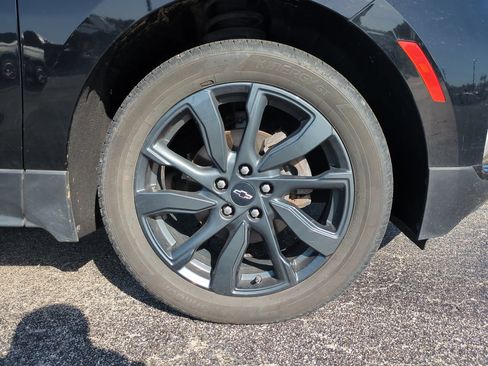 Used 2023 Chevrolet Equinox RS w/ RS Leather Package FWD image 11