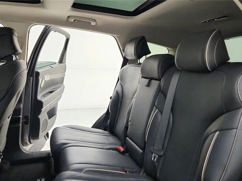 Used 2023 Genesis GV80 2.5T w/ Prestige Package image 33