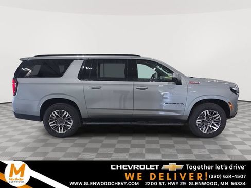Used 2025 Chevrolet Suburban Z71 AWD/4WD image 1