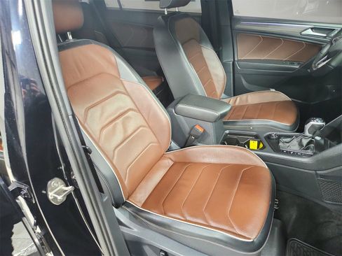 Used 2024 Volkswagen Tiguan SEL R-Line image 41