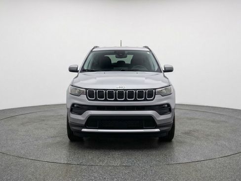 Used 2025 Jeep Compass Limited AWD/4WD image 2
