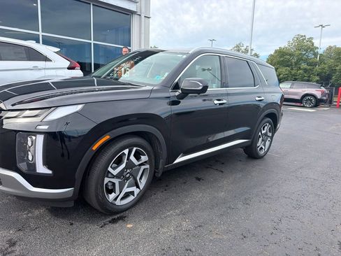 Used 2024 Hyundai Palisade Limited AWD/4WD image 2
