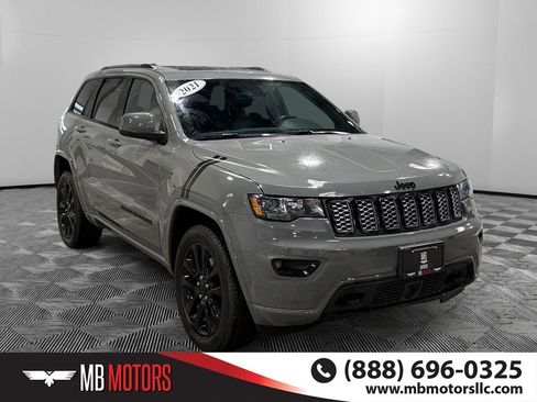 Used 2021 Jeep Grand Cherokee Altitude image 1