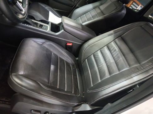 Used 2018 Ford Escape SEL w/ Ford Safe & Smart Package AWD/4WD image 6