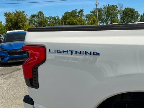 Used 2023 Ford F150 Lightning XLT AWD/4WD image 19