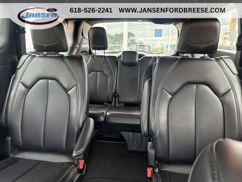 Used 2025 Chrysler Pacifica Select FWD image 14
