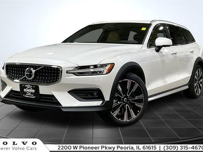 New 2026 Volvo V60 B5 Cross Country Ultra w/ Climate Package
