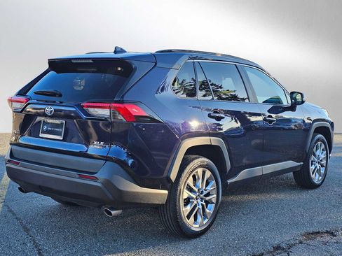 Used 2020 Toyota RAV4 XLE Premium image 3