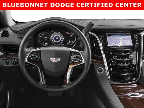 Used 2018 Cadillac Escalade Luxury RWD image 4