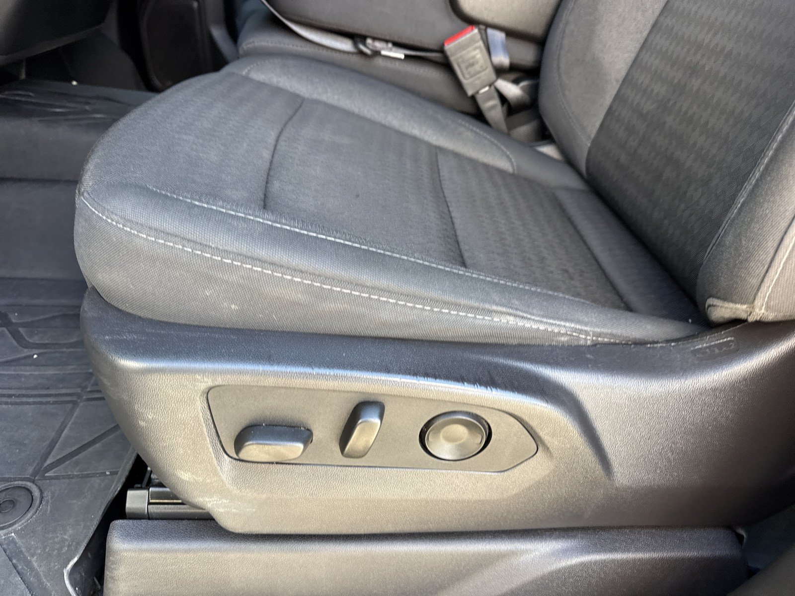 Used 2024 Chevrolet Silverado 1500 Custom w/ Turbomax Blackout Package RWD image 12