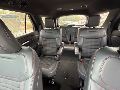 New 2026 Ford Explorer ST-Line w/ ST-Line Street Pack RWD image 9