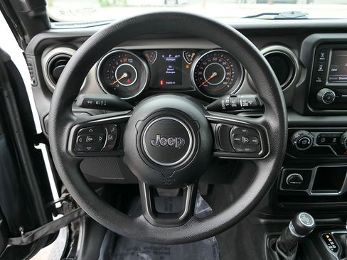 Used 2021 Jeep Wrangler Unlimited Sport AWD/4WD image 18