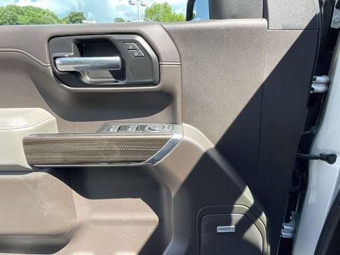 Used 2022 Chevrolet Silverado 1500 LT Trail Boss w/ Convenience Package II AWD/4WD image 11