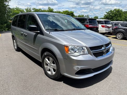 Used 2015 Dodge Grand Caravan SE w/ Quick Order Package 29E SE FWD image 4