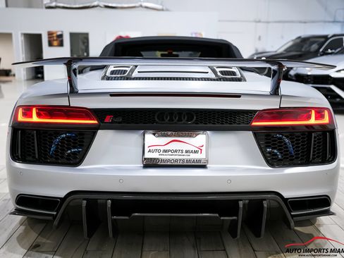 Used 2018 Audi R8 V10 w/ Carbon Exterior Package AWD/4WD image 51
