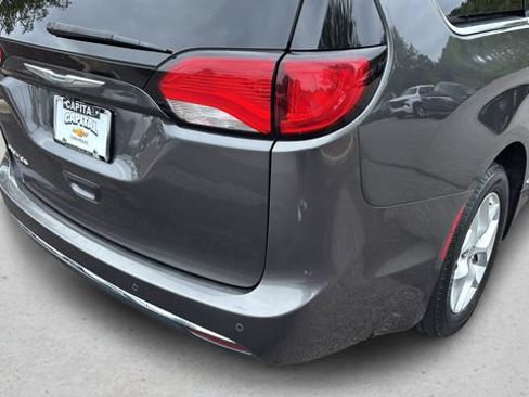 Used 2017 Chrysler Pacifica Touring-L Plus w/ Tire & Wheel Group FWD image 42